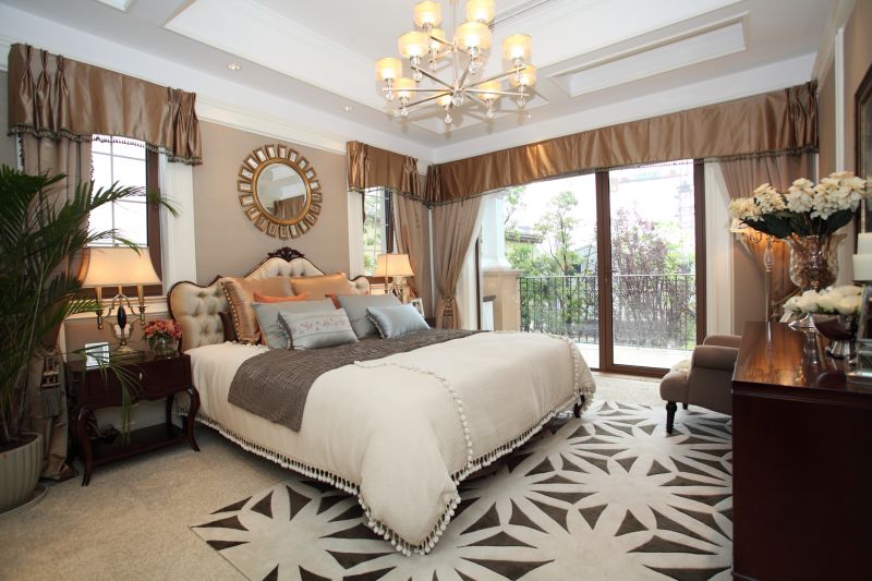 Luxurious Bedroom Features
